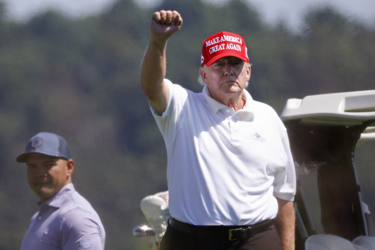 FBI investigating attempted assassination of Trump at golf club