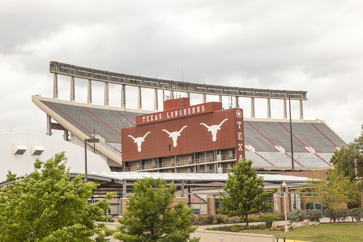 UT Austin course syllabus offered students ‘extra credit’ for cross-dressing